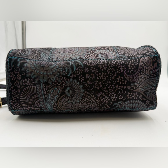 Portland Leather Lola Crossbody Tote - Picture 5 of 6